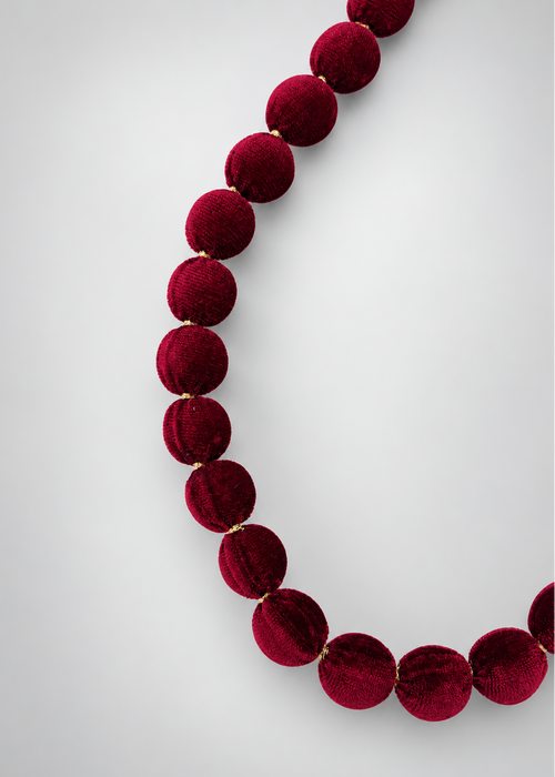 Amour Burgundy Necklace