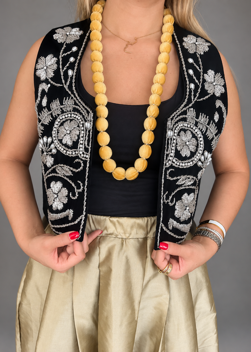 Nazanin Vest